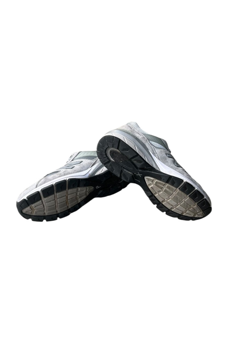 MADE IN USA 990V5 / GRAY [SIZE: US8.5 (equivalent to 26.5cm) USED]