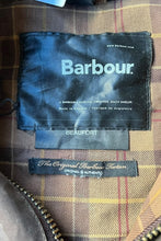 画像をギャラリービューアに読み込む, MADE IN ENGLAND BEAUFORT OILED JACKET / BROWN [SIZE: M USED]
