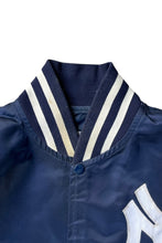 画像をギャラリービューアに読み込む, 90'S NY YANKEES NYLON STADIUM JACKET / NAVY [SIZE: L USED]
