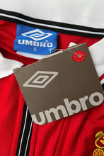画像をギャラリービューアに読み込む, MADE IN ENGLAND 98-99'S MANCHESTER UNITED FOOTBALL GAME SHIRT / RED [SIZE: S DEADSTOCK/NOS]

