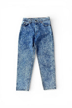 画像をギャラリービューアに読み込む, MADE IN USA 99'S 550 ORANGE TAB DENIM PANTS / STONE WASH [SIZE: W31 USED]

