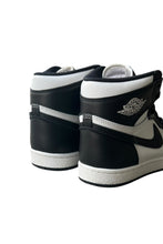 画像をギャラリービューアに読み込む, 22'S AIR JORDAN 1 RETRO HIGH OG BLACK WHITE PANDA USA企画品 / BLACK [SIZE: US9 (27cm相当) USED]
