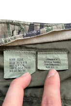 画像をギャラリービューアに読み込む, MADE IN USA 84'S TIGER STRIPE CAMO BDU PANTS / CAMO [SIZE: M USED]
