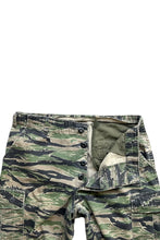画像をギャラリービューアに読み込む, MADE IN USA 84'S TIGER STRIPE CAMO BDU PANTS / CAMO [SIZE: M USED]
