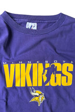 画像をギャラリービューアに読み込む, MADE IN USA 90'S NFL MINNESOTA VIKINGS L/S T-SHIRT / PURPLE [SIZE: M USED]
