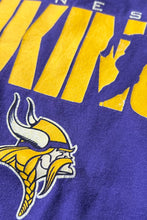 画像をギャラリービューアに読み込む, MADE IN USA 90'S NFL MINNESOTA VIKINGS L/S T-SHIRT / PURPLE [SIZE: M USED]
