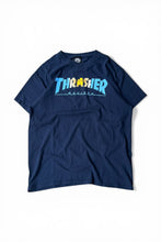 画像をギャラリービューアに読み込む, REVISTA LOGO T-SHIRT USA企画品 / NAVY [SIZE: L USED]
