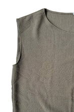 画像をギャラリービューアに読み込む, MADE IN JAPAN 90'S WOOL KNIT NOSLEEVE TOP / BROWN [SIZE: M USED]
