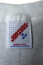 画像をギャラリービューアに読み込む, MADE IN USA 80'S SOUTHEAST FIGURE CHAMPIONSHIP V-NECK T-SHIRT / WHITE [SIZE: M USED]
