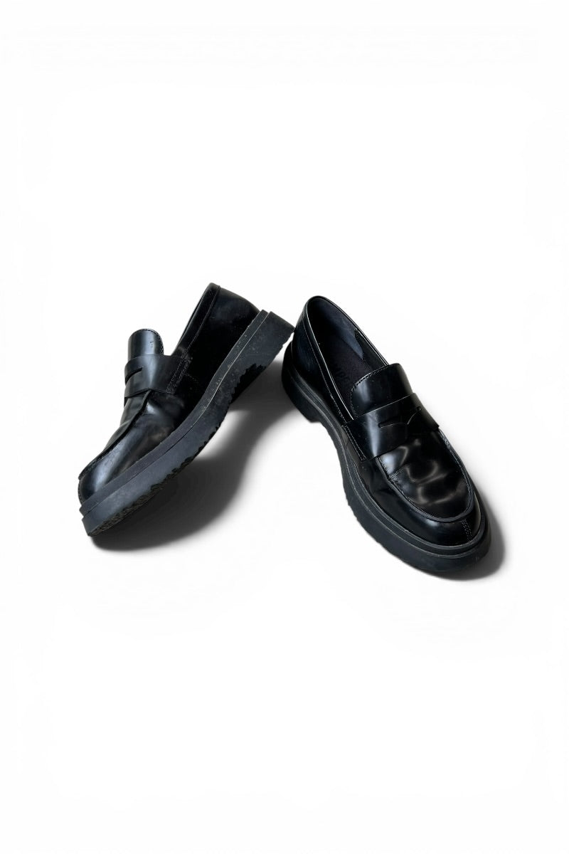 LEATHER LOAFERS / BLACK [SIZE: 40 (equivalent to 26.5cm) USED]