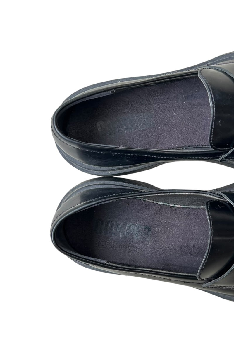LEATHER LOAFERS / BLACK [SIZE: 40 (equivalent to 26.5cm) USED]