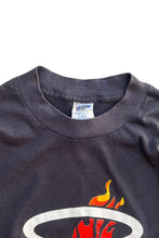画像をギャラリービューアに読み込む, MADE IN USA 90'S NBA MIAMI HEAT T-SHIRT / BLACK [SIZE: XL USED]
