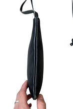 画像をギャラリービューアに読み込む, SMALL LEATHER SHOULDER BAG / BLACK [SIZE: ONE SIZE USED]
