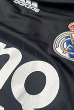 画像をギャラリービューアに読み込む, 06-07'S REAL MADRID 23 BECKHAM FOOTBALL GAME SHIRT / BLACK [SIZE: S USED]
