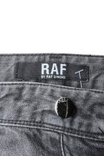 画像をギャラリービューアに読み込む, MADE IN ROMANIA DENIM PANTS / BLACK [SIZE: 32 USED]
