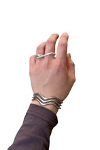 画像をギャラリービューアに読み込む, STERLING SILVER BANGLE / SILVER [SIZE: ONE SIZE USED]
