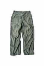 画像をギャラリービューアに読み込む, MADE IN USA 69'S OG107 BAKER PANTS / KHAKI [SIZE: 34 USED]

