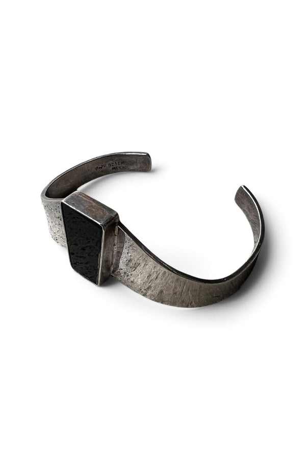 MADE IN MEXICO 925 SILVER BANGLE W/ONYX / SILVER [SIZE: ONE SIZE USED]