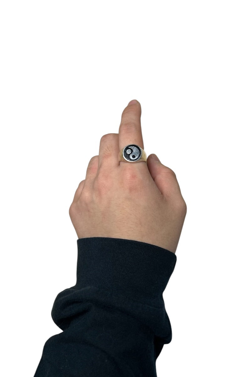 925 SILVER YING YANG RING W/ONYX / SILVER [SIZE: 23号相当 USED]