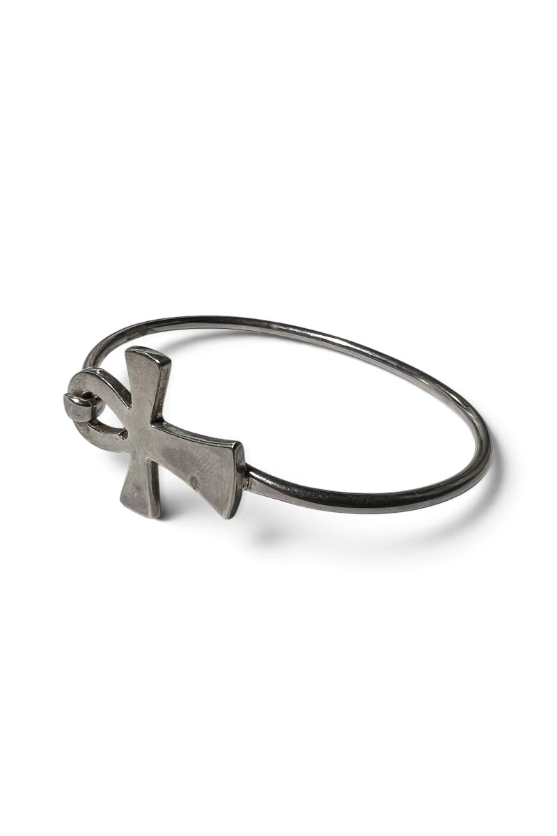 925 SILVER CROSS MOTIF BANGLE / SILVER [SIZE: ONE SIZE USED]