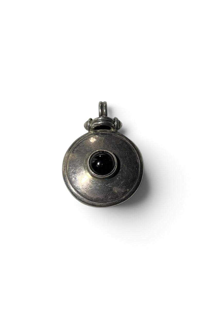 MADE IN MEXICO 925 SILVER PENDANT TOP W/ONYX / SILVER [SIZE: ONE SIZE USED]