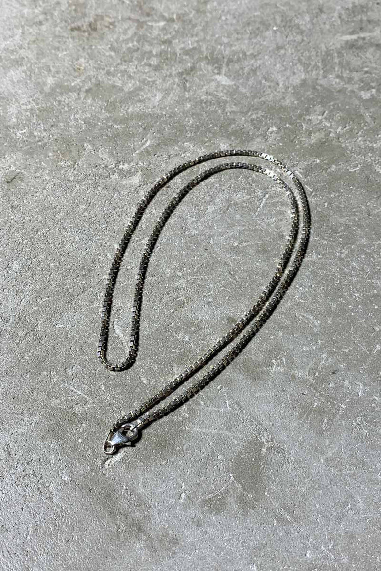 MADE IN ITALY SILVER VENETIAN LINK NECKLACE [SIZE: ONE SIZE USED]