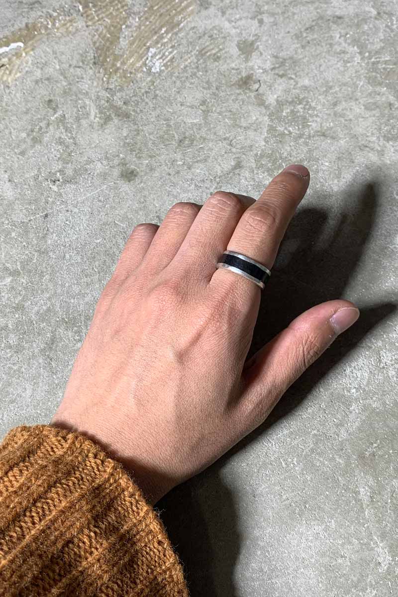 925 SILVER RING W/BLACK ENAMEL [SIZE: US 8 USED]