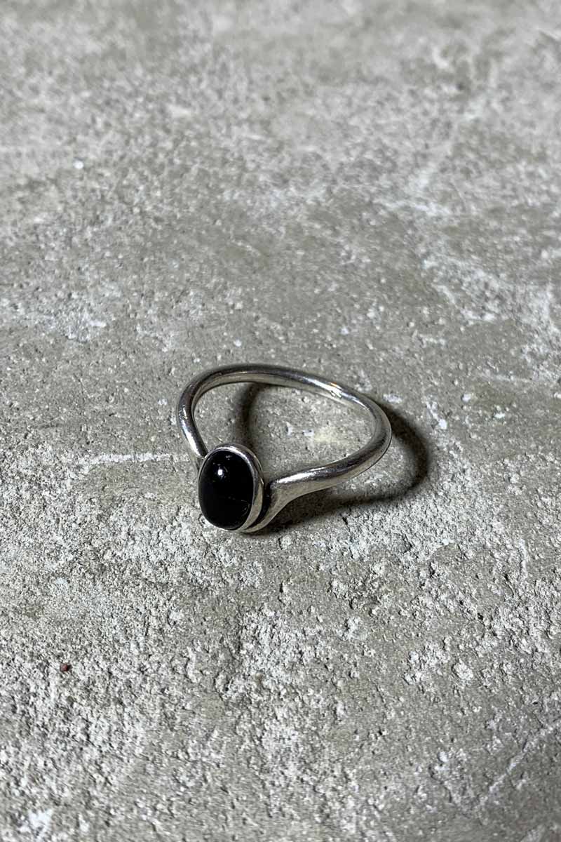 925 SILVER RING W/ONYX [SIZE: 11号相当 USED]