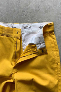 LOOSE FIT SHORTS / YELLOW [SIZE: 32 USED]