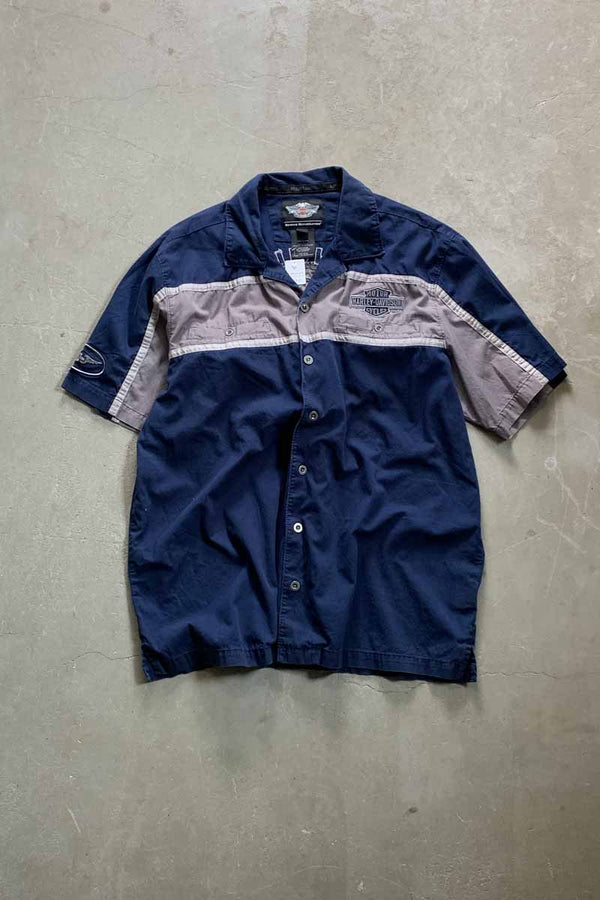 S/S OPEN COLLAR BACK LOGO EMBROIDERY SHIRT / NAVY [SIZE: XL USED]