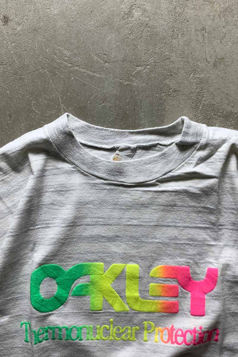 MADE IN USA 90'S S/S OAKLEY PRINT BORDER T-SHIRT / GRAY [SIZE: L USED]