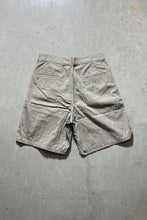 画像をギャラリービューアに読み込む, MADE IN USA 80&#39;S TUCK CHINO SHORTS / BEIGE	[SIZE: W30 USED]
