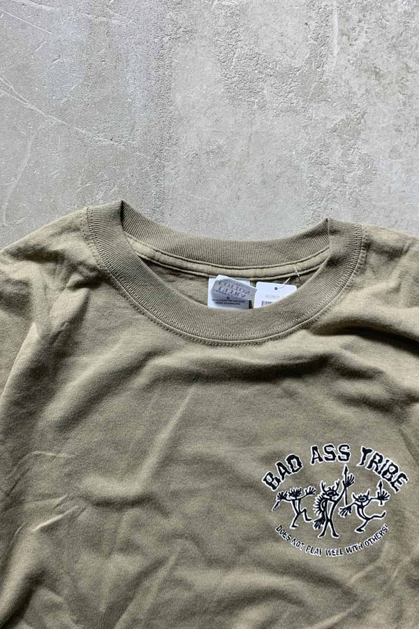 90'S S/S BAD ASS TRIBE BACK PRINT T-SHIRT / KHAKI [SIZE: L USED]