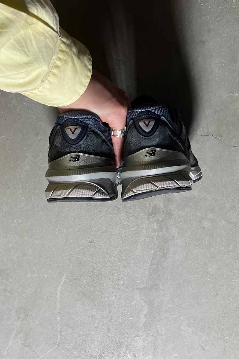 MADE IN USA M990 NV5 SNEAKERS / NAVY [SIZE: US9 (Approx. 27.0cm) USED]
