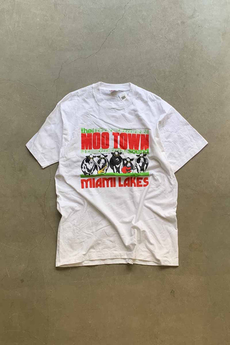 MADE IN USA 88'S S/S MOO TOWN PRINT T-SHIRT / WHITE [SIZE: XL USED]