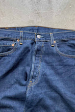 画像をギャラリービューアに読み込む, MADE IN USA 01&#39;S 501 DENIM PANTS / INDIGO [SIZE: W33L32 USED]
