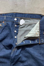 画像をギャラリービューアに読み込む, MADE IN USA 01&#39;S 501 DENIM PANTS / INDIGO [SIZE: W33L32 USED]
