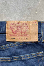 画像をギャラリービューアに読み込む, MADE IN USA 01&#39;S 501 DENIM PANTS / INDIGO [SIZE: W33L32 USED]
