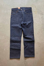 画像をギャラリービューアに読み込む, MADE IN USA 01&#39;S 501 DENIM PANTS / INDIGO [SIZE: W32L30 DEADSTOCK/NOS]
