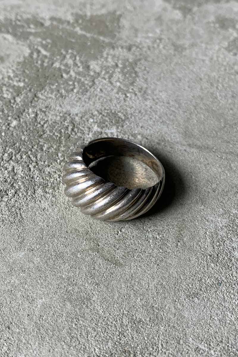STERLING SILVER RING [SIZE: Approx. US 8.5 USED]
