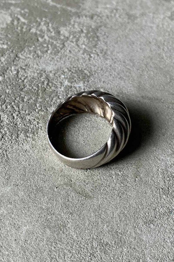 STERLING SILVER RING [SIZE: Approx. US 8.5 USED]
