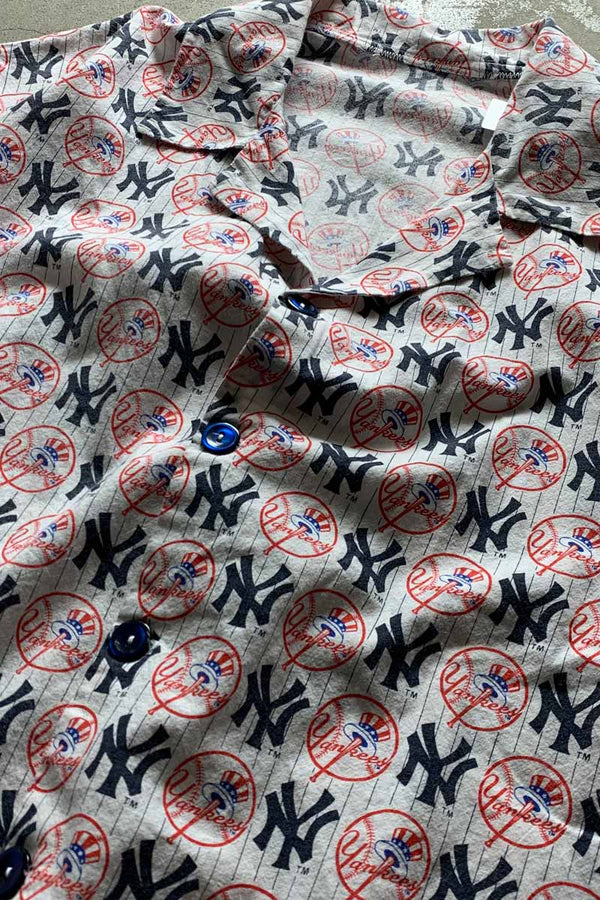 S/S NY YANKEES OPEN COLLAR SHIRT / WHITE [SIZE: XL USED]