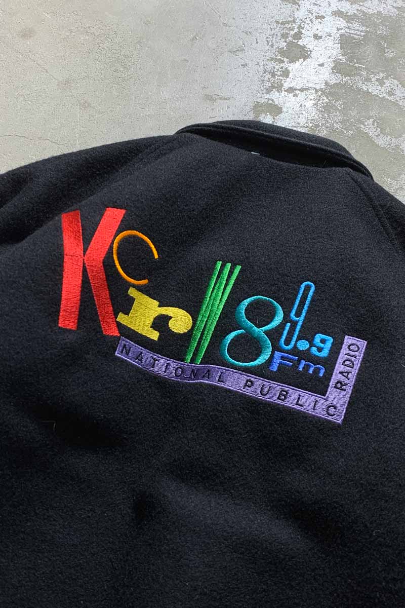 MADE IN USA 90'S 89.9FM BACK EMBROIDERY WOOL STADIUM JACKET W/QUILTING LINER / BLACK [SIZE: L USED]