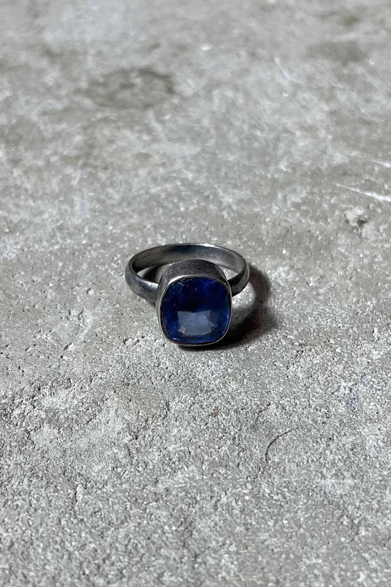 SILVER RING W/GLASS STONE [SIZE: US 8.5 equivalent USED]