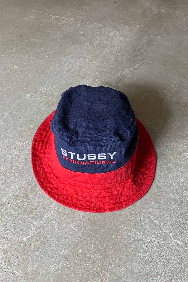 INTERNATIONAL BUCKET HAT / NAVY / RED [SIZE: ONE SIZE]