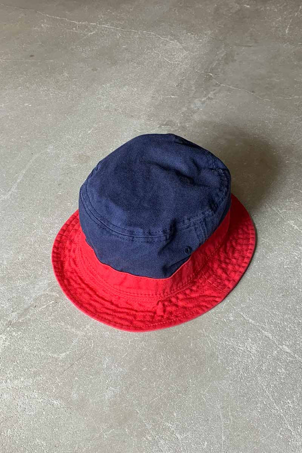 INTERNATIONAL BUCKET HAT / NAVY / RED [SIZE: ONE SIZE]