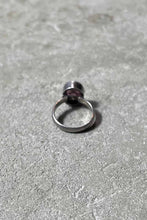 画像をギャラリービューアに読み込む, SILVER RING W/GLASS STONE [SIZE: 15号 USED]
