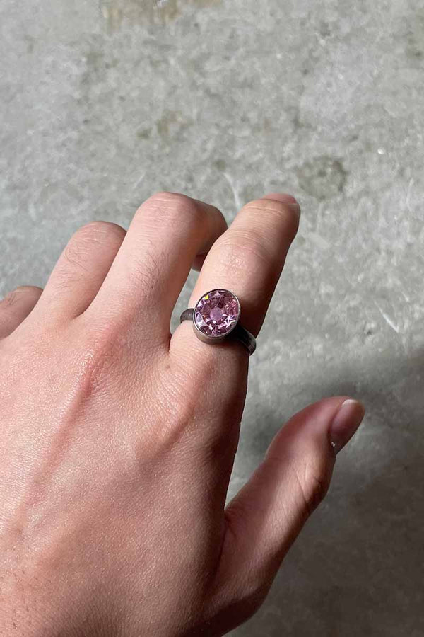 SILVER RING W/GLASS STONE [SIZE: US 7.5 USED]