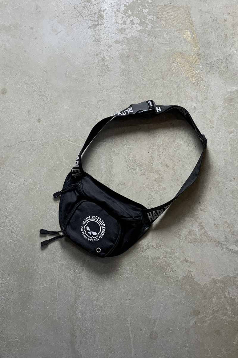 NYLON SHOULDER POUCH / BLACK [SIZE: ONE SIZE USED]
