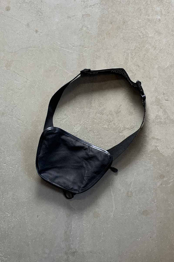 NYLON SHOULDER POUCH / BLACK [SIZE: ONE SIZE USED]